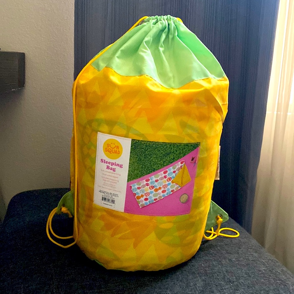 Kids' Printed Sleep Bag with
Carrying Bag Pineapple